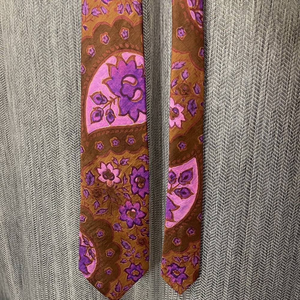 VINTAGE Tiffany Collection All Silk Necktie Floral design and Logos inside TIE